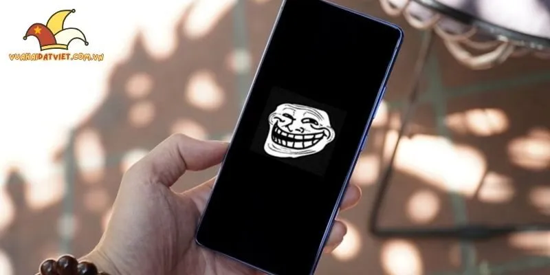 Giải mã nghệ thuật troll online bằng ngôn từ cơ bản